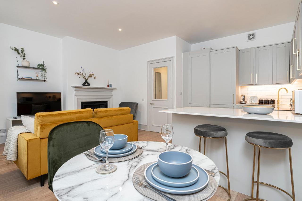 Stylish 1 Bed Flats In Soho, Next To Piccadilly Circus And Trafalgar Square London Exterior photo