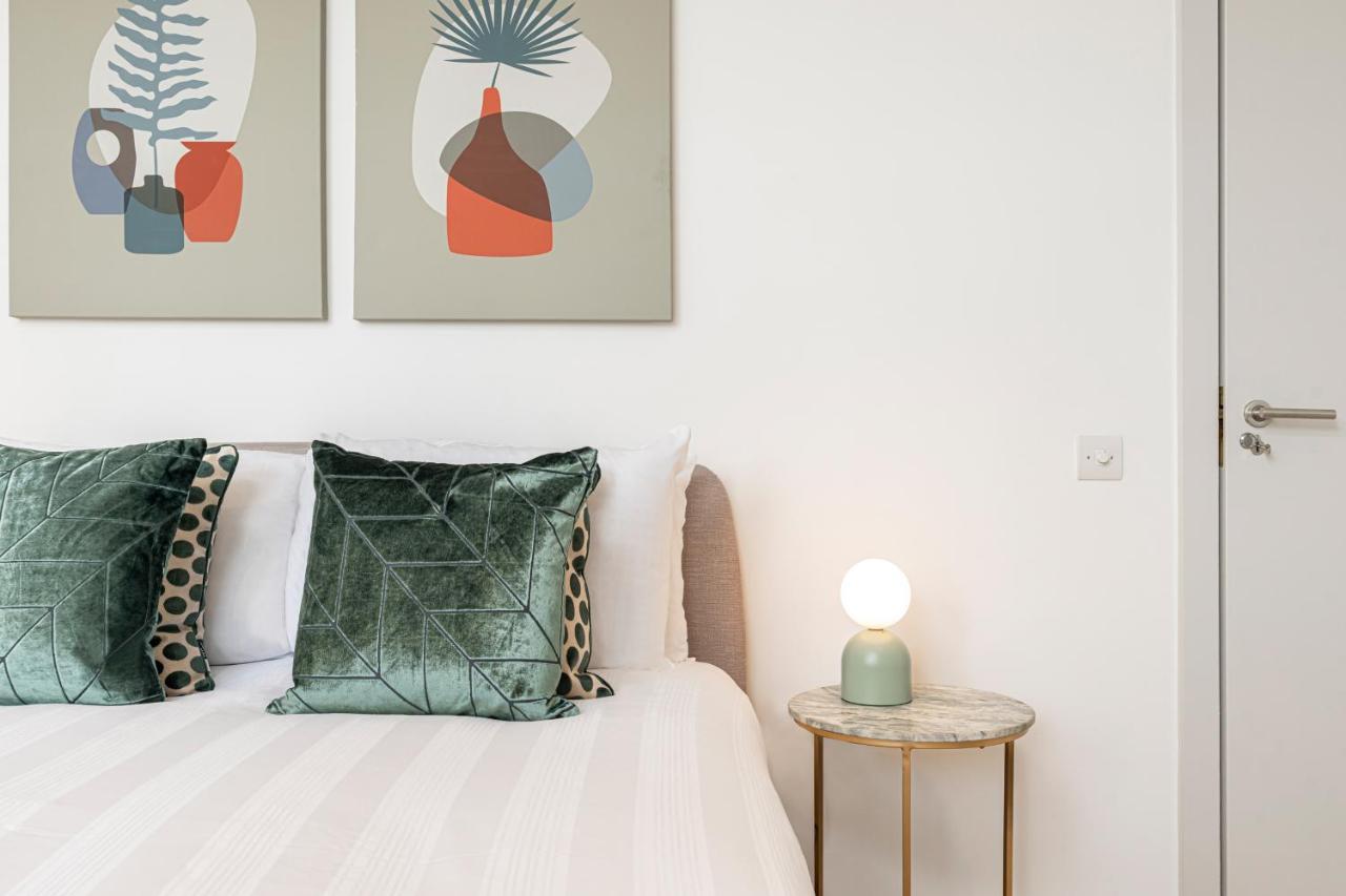 Stylish 1 Bed Flats In Soho, Next To Piccadilly Circus And Trafalgar Square London Exterior photo